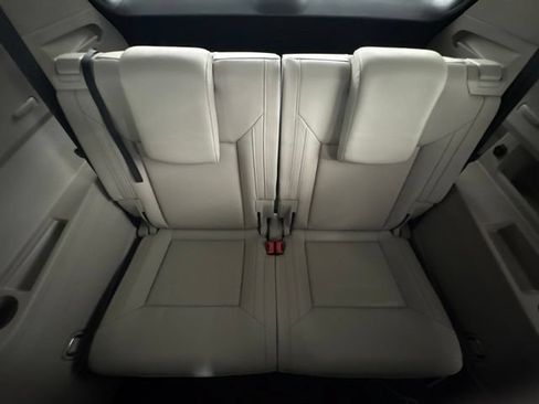 Used 2019 Volkswagen Atlas SE w/ Towing Package FWD image 13
