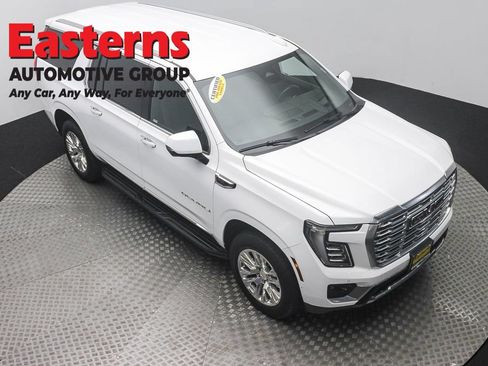 Used 2025 GMC Yukon XL Denali AWD/4WD image 3