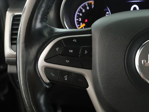 Used 2020 Jeep Grand Cherokee Altitude AWD/4WD image 11
