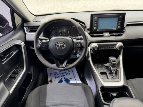 Used 2020 Toyota RAV4 LE image 12