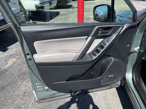Used 2015 Subaru Forester 2.5i Touring w/ Popular Package #1 image 8