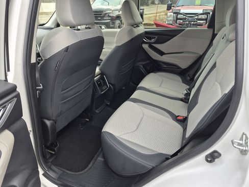 Used 2022 Subaru Forester Premium image 11