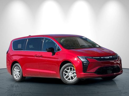 New 2027 Chrysler Pacifica Select FWD image 2