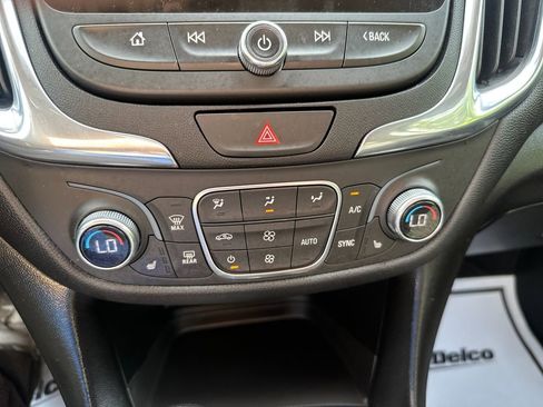 Used 2020 Chevrolet Equinox LT AWD/4WD image 17