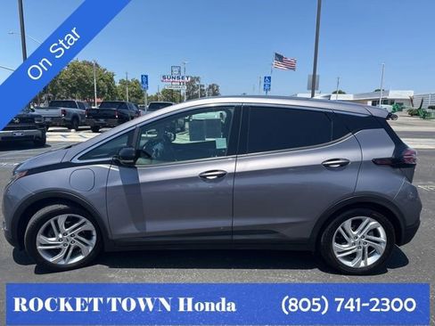 Used 2023 Chevrolet Bolt LT FWD image 2