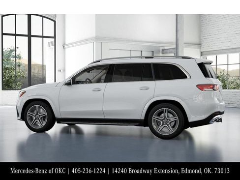 Used 2026 Mercedes-Benz GLS 450 GLS 450 image 32