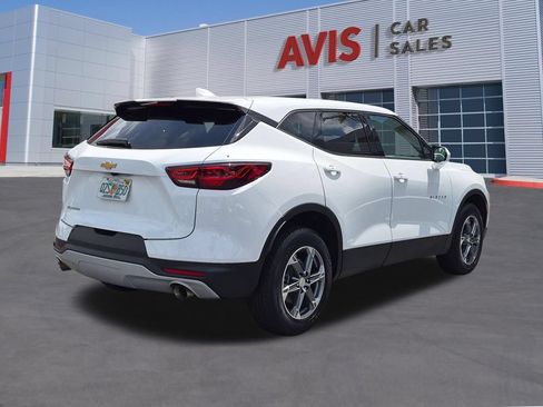 Used 2025 Chevrolet Blazer LT FWD image 6
