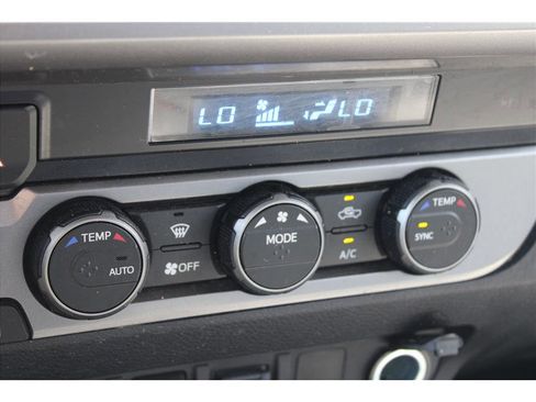 Used 2021 Toyota Tacoma SR5 AWD/4WD image 27