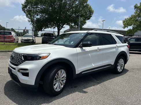 Used 2022 Ford Explorer Limited w/ Equipment Group 301A RWD image 10