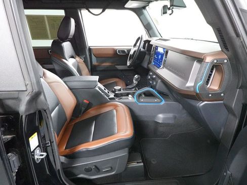 Certified 2023 Ford Bronco Outer Banks w/ Sasquatch Package AWD/4WD image 33
