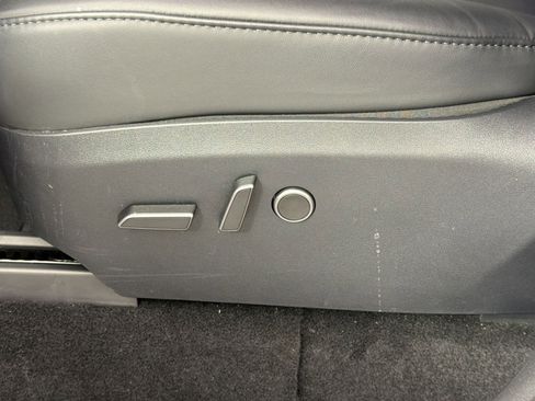 Used 2023 Tesla Model Y 2WD image 14