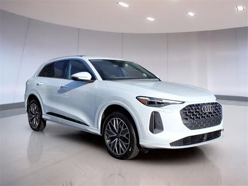 Used 2025 Audi Q5 Premium Plus w/ Premium Plus image 1