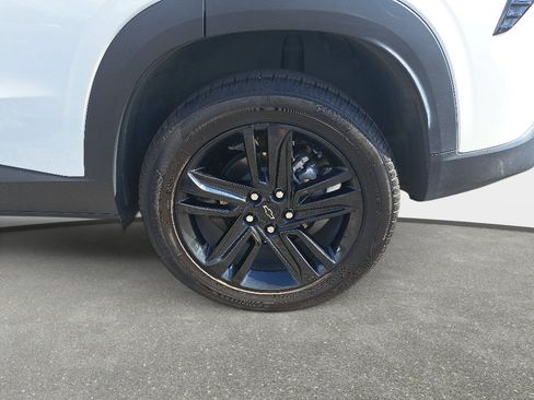 Used 2025 Chevrolet Trax ACTIV w/ Sunroof Package FWD image 32