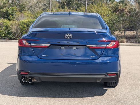 Used 2026 Toyota Camry SE w/ Convenience Package image 6