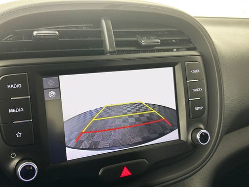 Used 2023 Kia Soul LX w/ LX Technology Package image 43