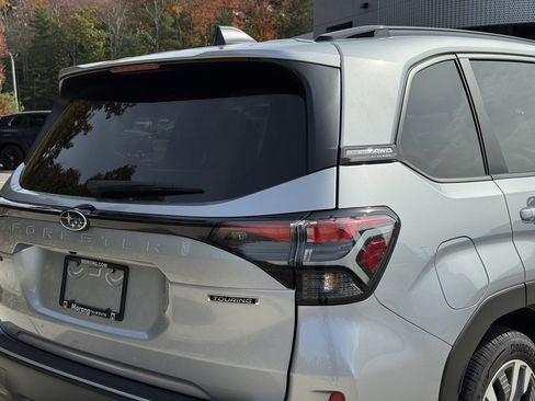 Used 2025 Subaru Forester Touring image 9