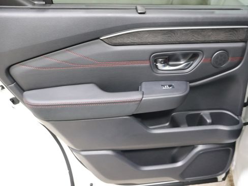 New 2026 Honda Pilot Black Edition image 9