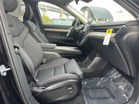 New 2025 Volvo EX90 Ultra w/ Protection Package Premier image 10