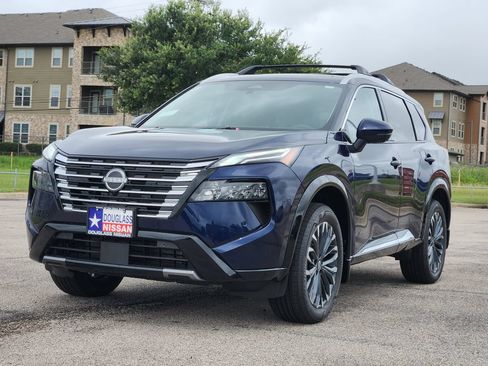 New 2026 Nissan Rogue Platinum AWD/4WD image 2
