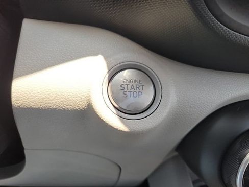 Certified 2025 Hyundai Venue SEL FWD image 27