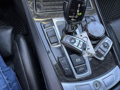 Used 2015 BMW 750Li RWD image 32