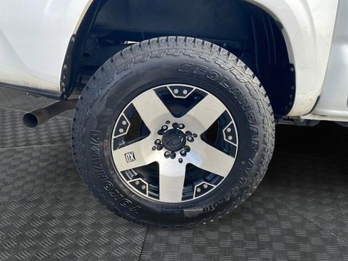 Used 2020 Toyota Tacoma SR5 image 33