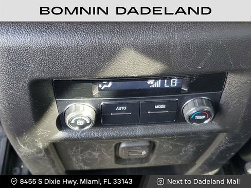 Used 2022 Chevrolet Traverse LS image 13