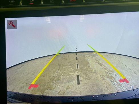 Certified 2024 Jeep Grand Cherokee Limited w/ Black Appearance Package image 19