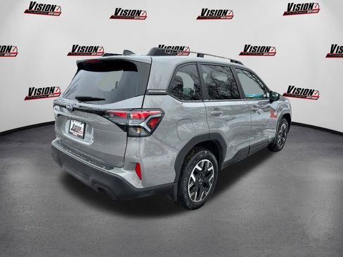 Used 2025 Subaru Forester Premium AWD/4WD image 5