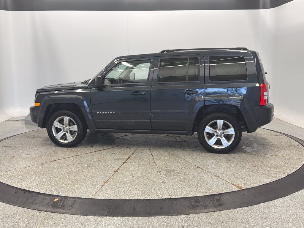 Used 2015 Jeep Patriot Latitude w/ Sun/Sound Group AWD/4WD image 2