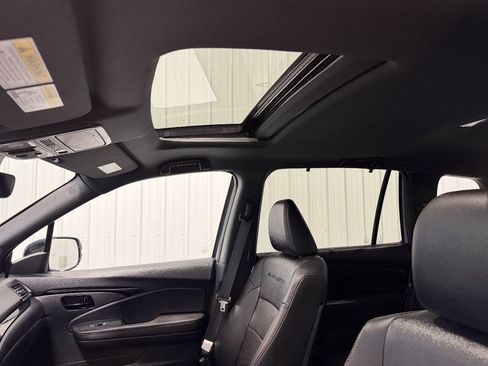 Used 2024 Honda Passport Black Edition image 11