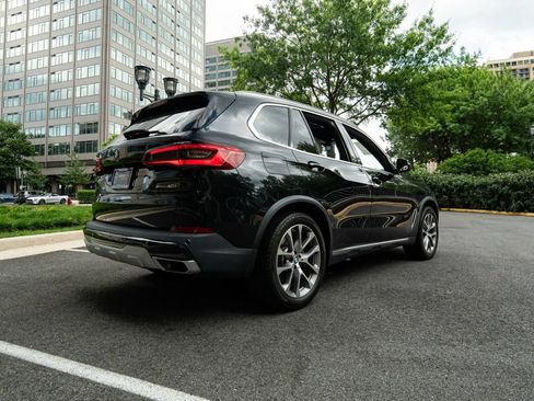 Used 2019 BMW X5 xDrive40i w/ Premium Package 2 AWD/4WD image 3
