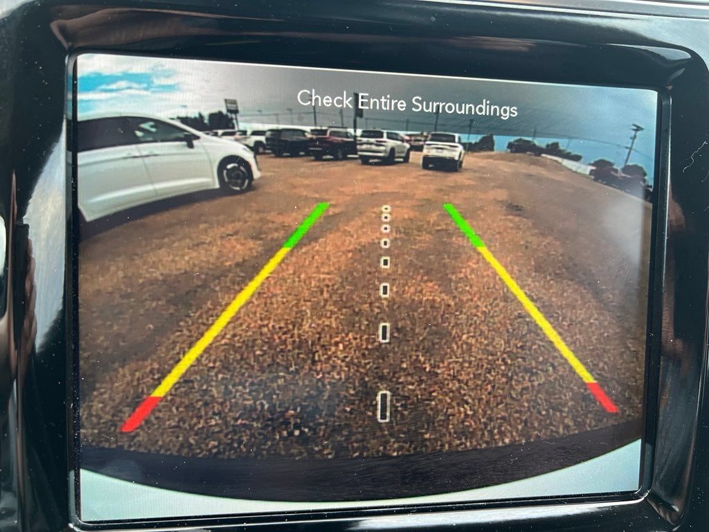 Used 2020 Jeep Cherokee Limited w/ Technology Group AWD/4WD image 35