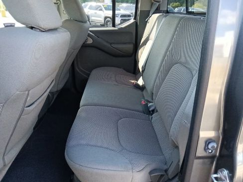 Used 2021 Nissan Frontier SV w/ Midnight Edition Floor Mats AWD/4WD image 26