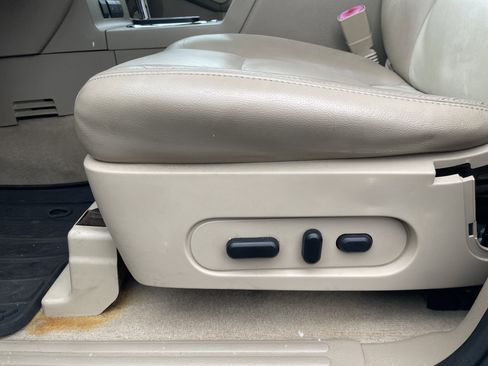 Used 2010 Ford Explorer Eddie Bauer image 38