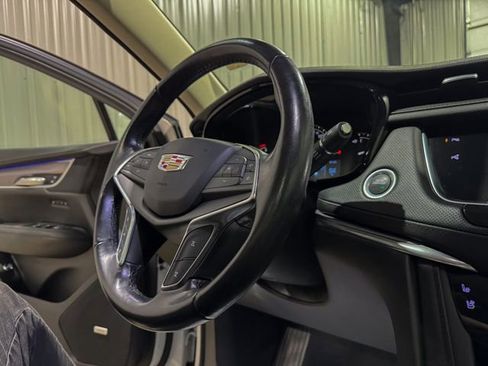 Used 2019 Cadillac XT5 Premium Luxury w/ Driver Assist Package AWD/4WD image 13