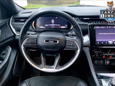 Used 2021 Jeep Grand Cherokee L Laredo image 5