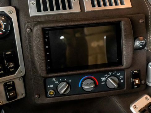 Used 2003 HUMMER H1 4-Door Wagon image 40