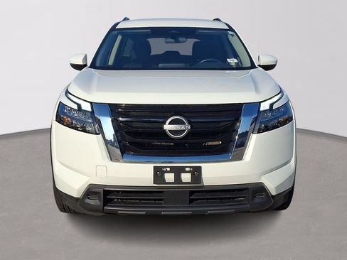 Used 2025 Nissan Pathfinder SV AWD/4WD image 2