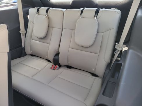 Used 2020 Ford Explorer Platinum w/ Premium Technology Package AWD/4WD image 10