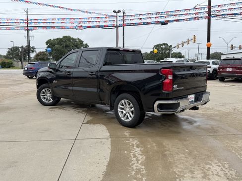 Used 2024 Chevrolet Silverado 1500 LT w/ Z71 Off-Road Package AWD/4WD image 11