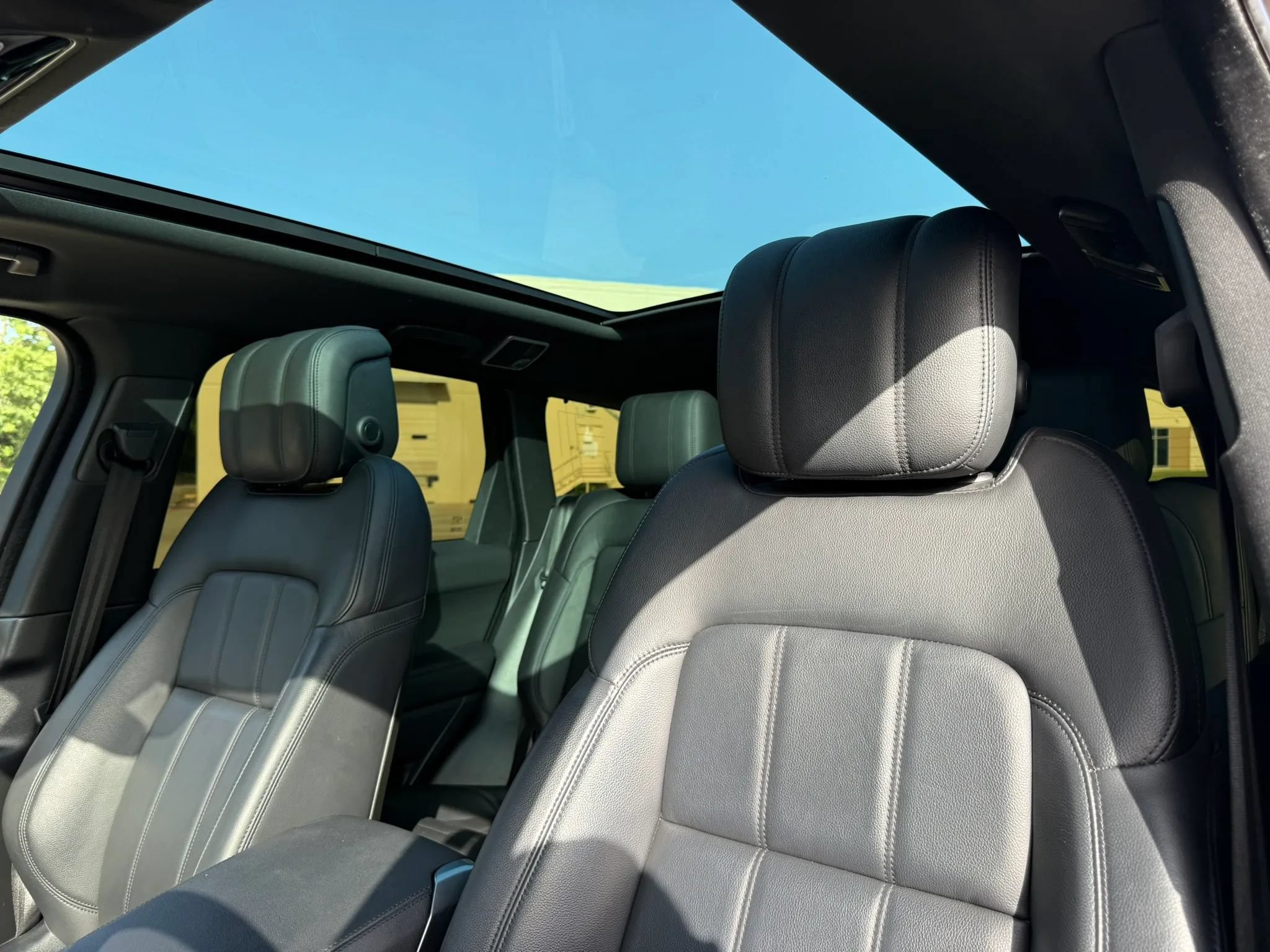 Used 2020 Land Rover Range Rover Sport SE AWD/4WD image 11