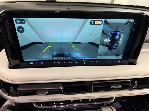 Used 2025 Lincoln Aviator Reserve w/ Illumination Package image 11