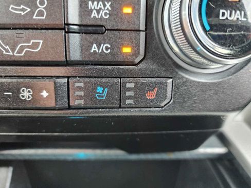 Used 2019 Ford F150 Lariat w/ Equipment Group 502A Luxury AWD/4WD image 30