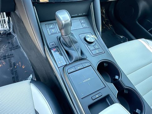 Used 2022 Lexus IS 350 F Sport image 16
