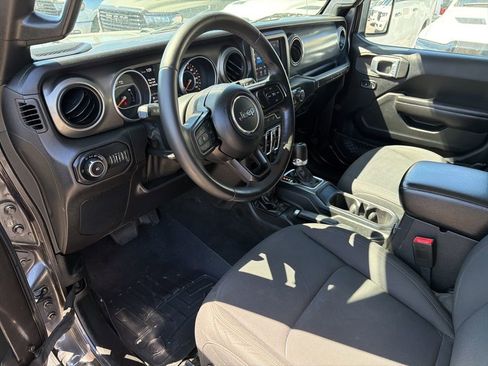 Used 2018 Jeep Wrangler Unlimited Sport S AWD/4WD image 28