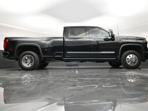 Used 2025 Chevrolet Silverado 3500 High Country w/ High Country Premium Package AWD/4WD image 25
