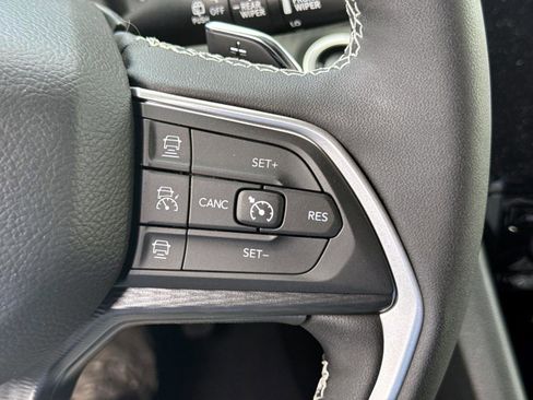 New 2025 Jeep Grand Cherokee L Altitude image 17