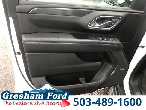 Used 2021 Chevrolet Suburban RST w/ Luxury Package AWD/4WD image 18