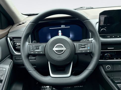Used 2023 Nissan Rogue Platinum AWD/4WD image 12